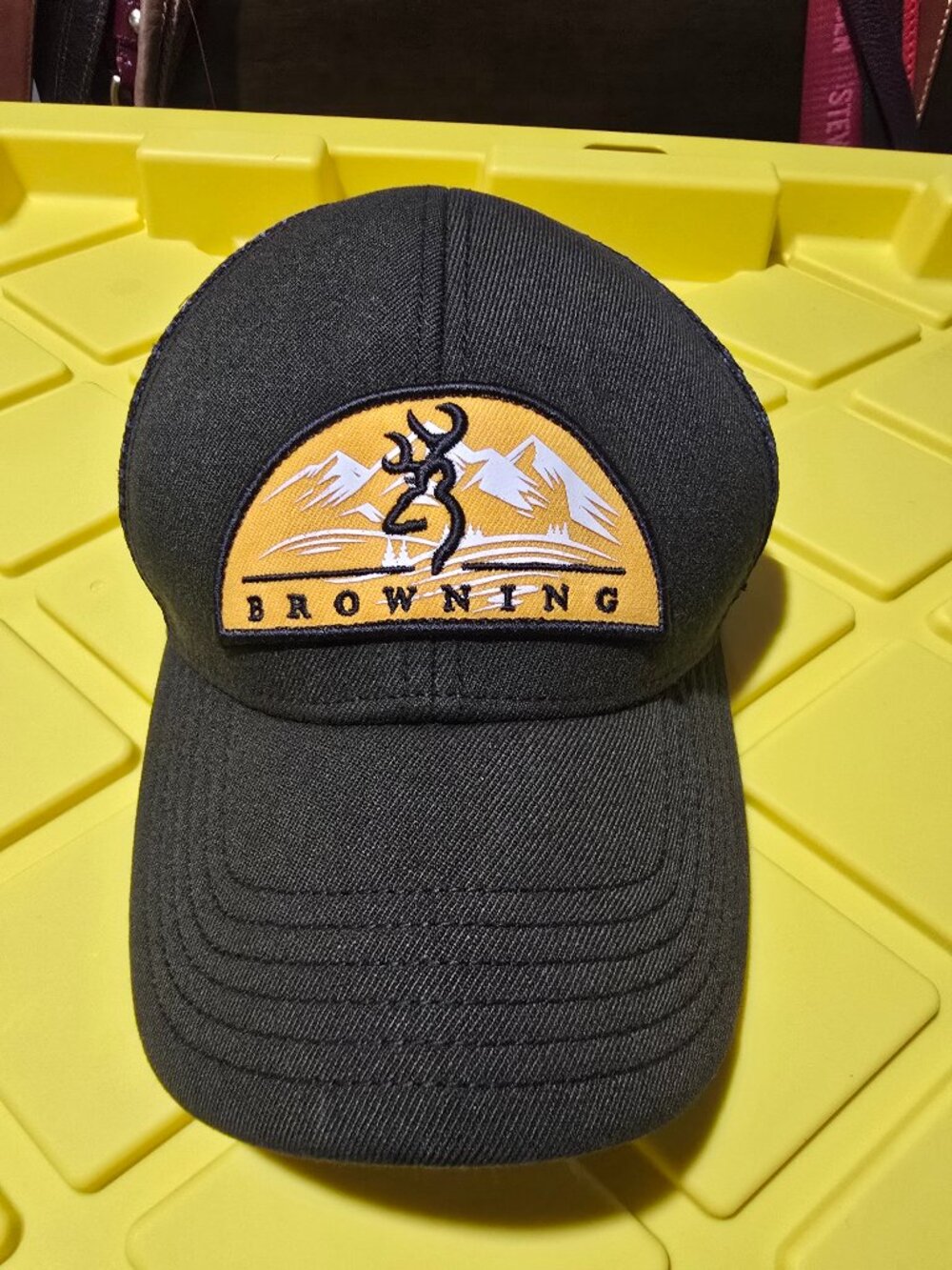 Vintage Browning Men's Trucker Hat - Black and Gold GUC